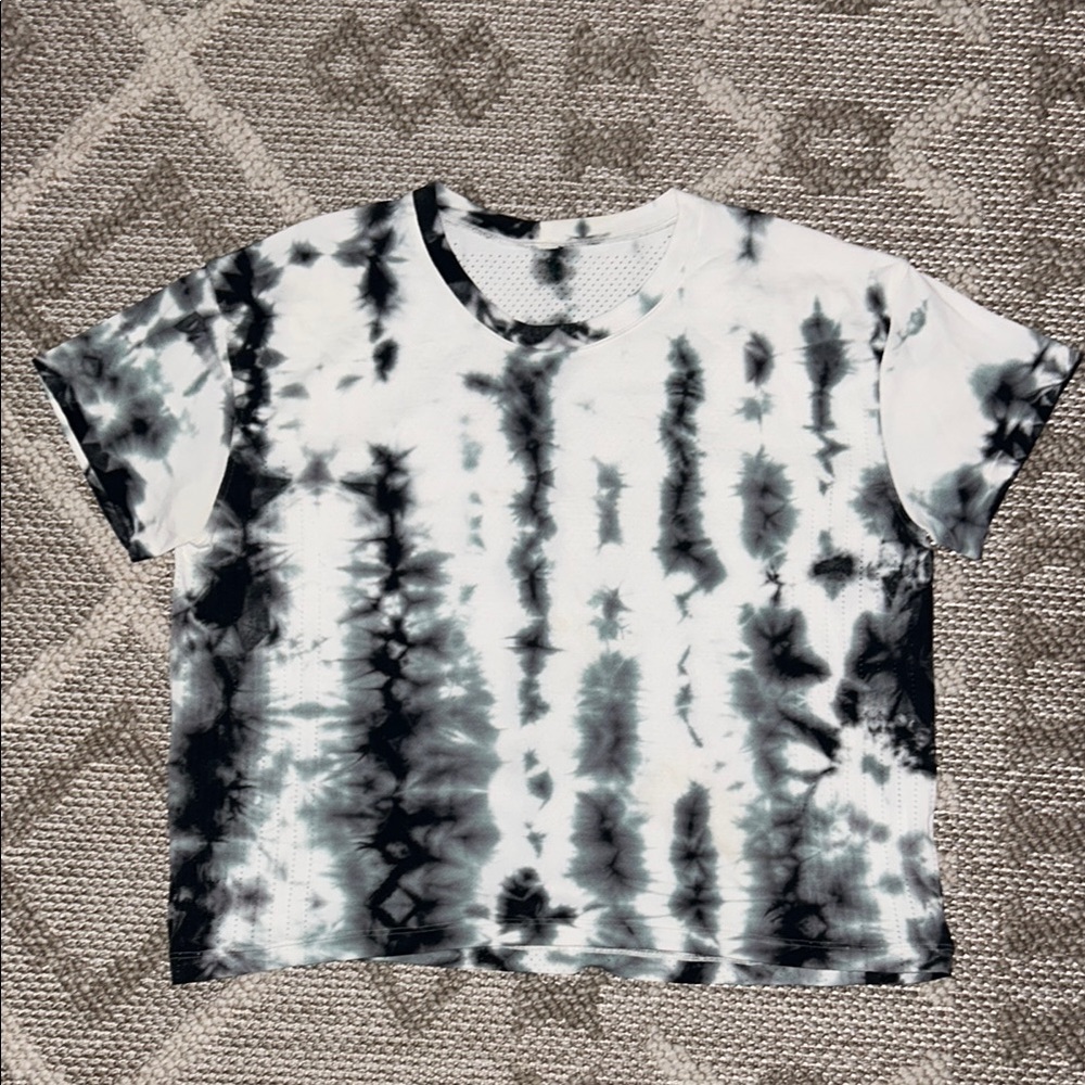 Lululemon Train to Be Tee